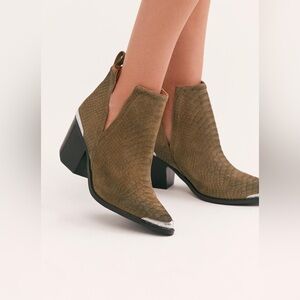 Jeffrey Campbell - Cromwell Olive Garden Snake Suede Leather Ankle Boots Size 9